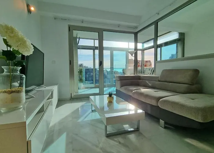 Апартаменты Skyline 14 Large And Sunny All-day Balcony With Stunning Sea Views Бенидорм