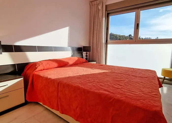 Апартаменты Skyline 14 Large And Sunny All-day Balcony With Stunning Sea Views