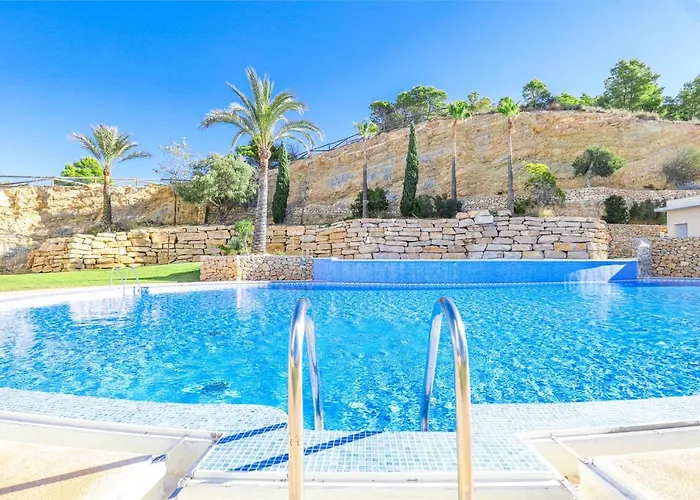 Апартаменты Skyline 14 Large And Sunny All-day Balcony With Stunning Sea Views *