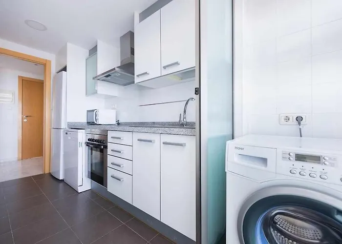 Skyline 14 Large And Sunny All-day Balcony With Stunning Sea Views Апартаменты