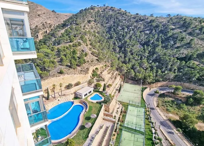 Skyline 14 Large And Sunny All-day Balcony With Stunning Sea Views